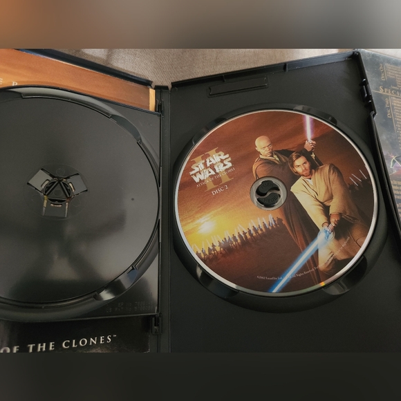 Star Wars DVDS - Picture 7 of 9